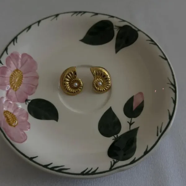Sanibel Shell Earrings | 18K Gold Plated | Annjueri