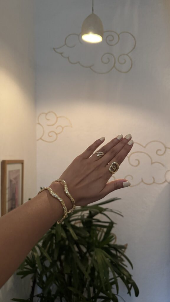 Vea Bangle (Single)