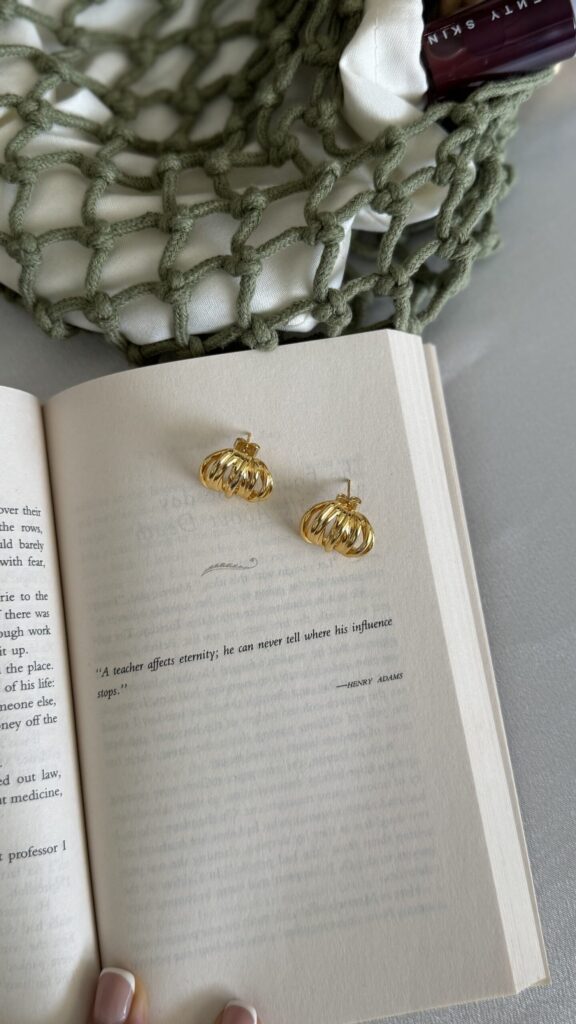 Lisbon Loop Earrings | 18K Gold Plated | Annjueri